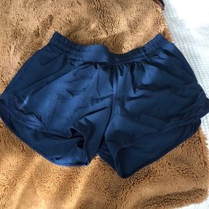 navy lululemon hottie hot short 4”